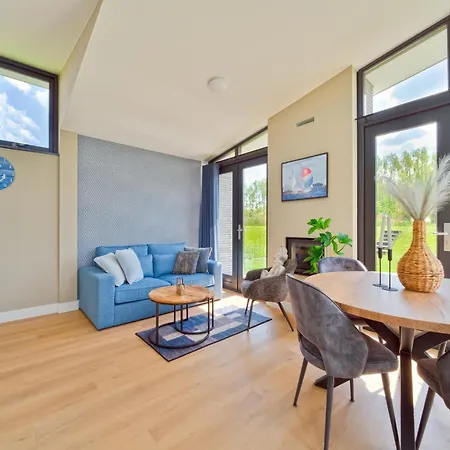 In Near Kaag Lakes Oud Ade