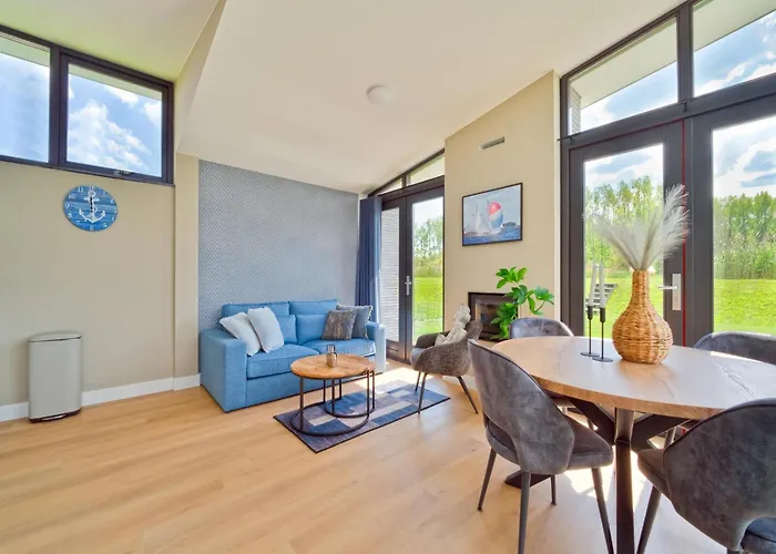 In Near Kaag Lakes Oud Ade